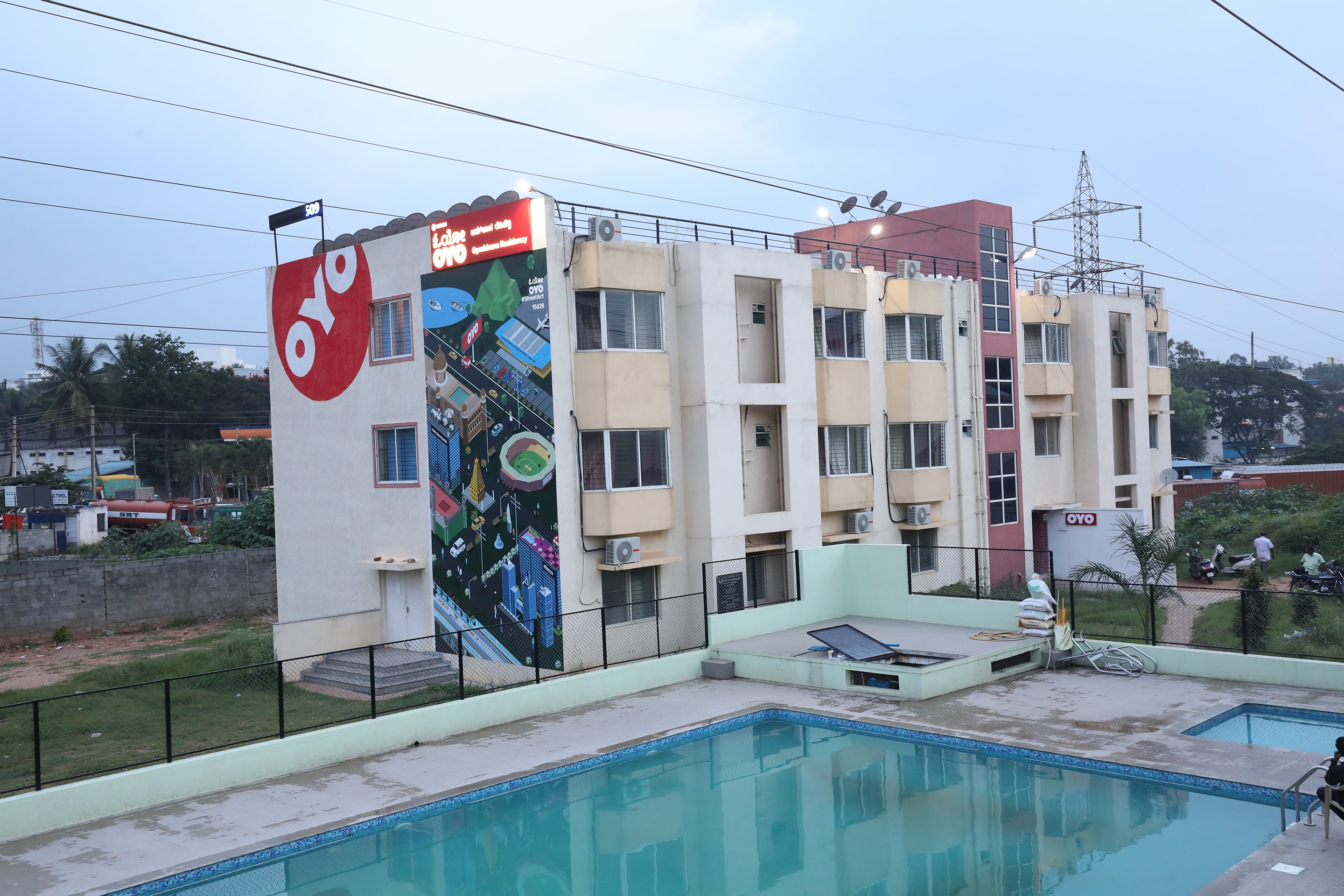 OYO Flagship 703233 Peenya Gymkhana Comforts, Bangalore 5