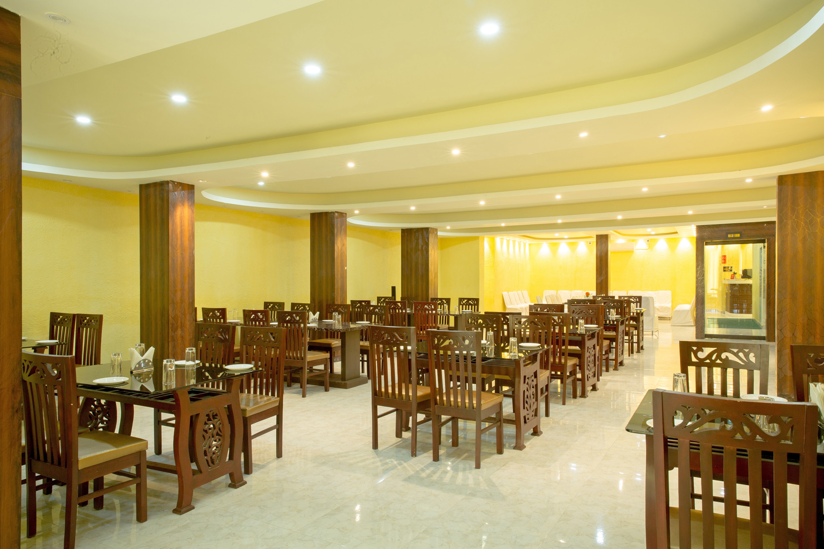 OYO 11547 Royal Treat, Cuttack 5