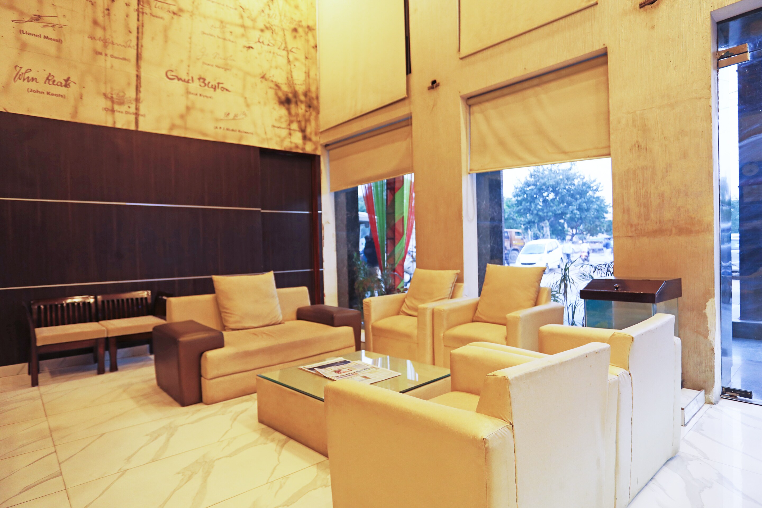 Capital O 8902 Hotel Ronald Inn, Faridabad 5