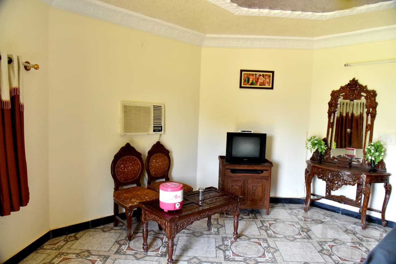 OYO Flagship 17368 Ranibagh Palace, Jodhpur 2