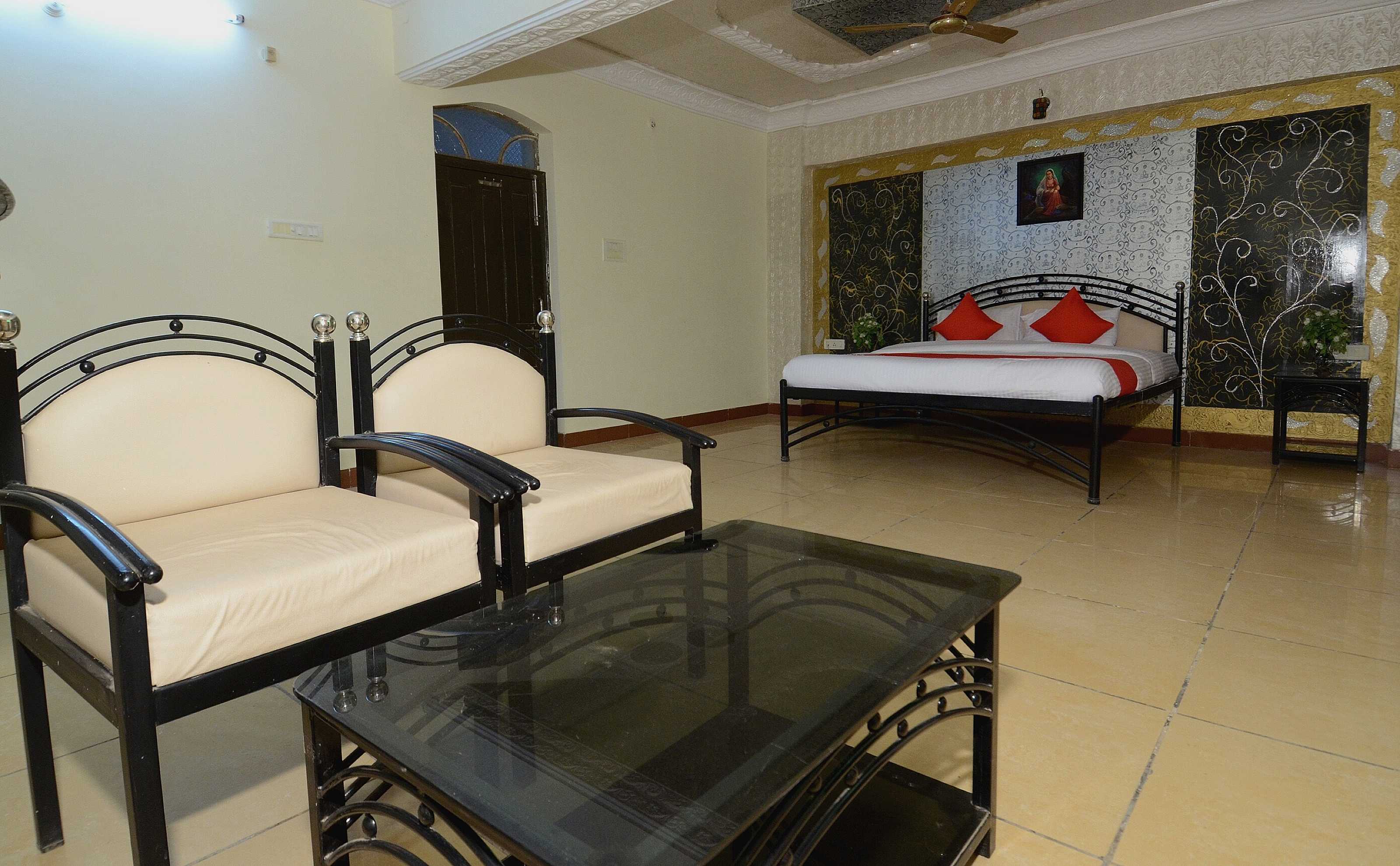 OYO Flagship 17368 Ranibagh Palace, Jodhpur 4