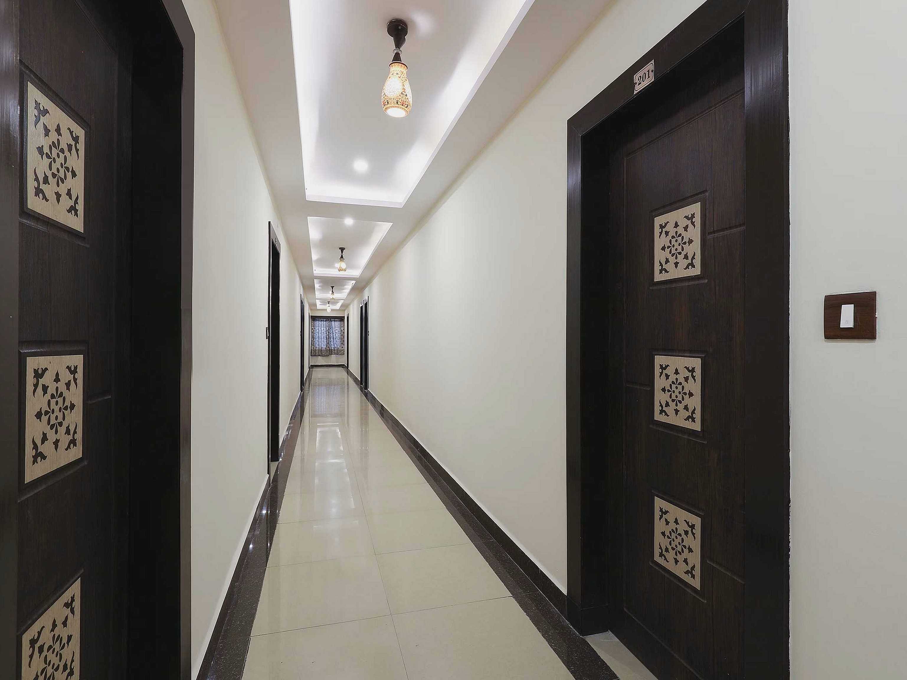 Flagship Grand Sandarshini Inn Near MGBS Bus station, Hyderabad 4