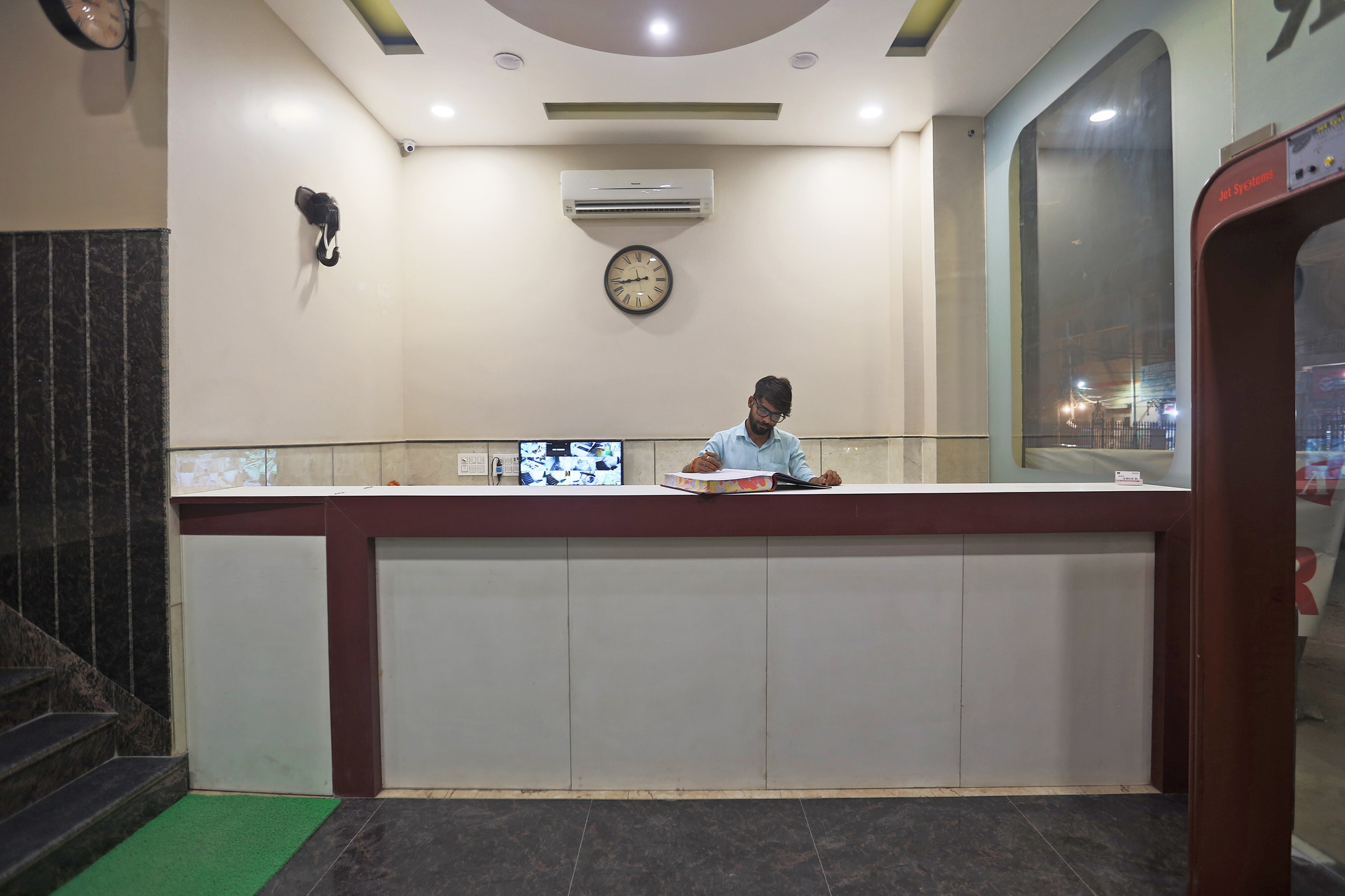 Capital O 22516 S RESIDENCY, New Delhi 3