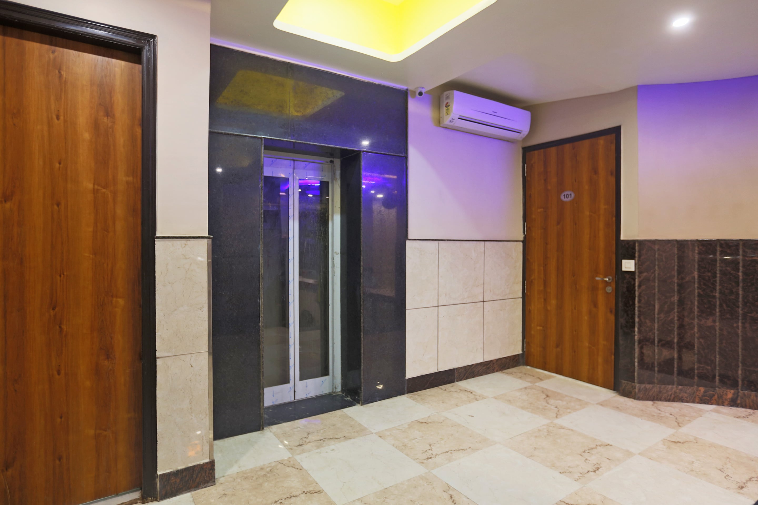 Capital O 22516 S RESIDENCY, New Delhi 4