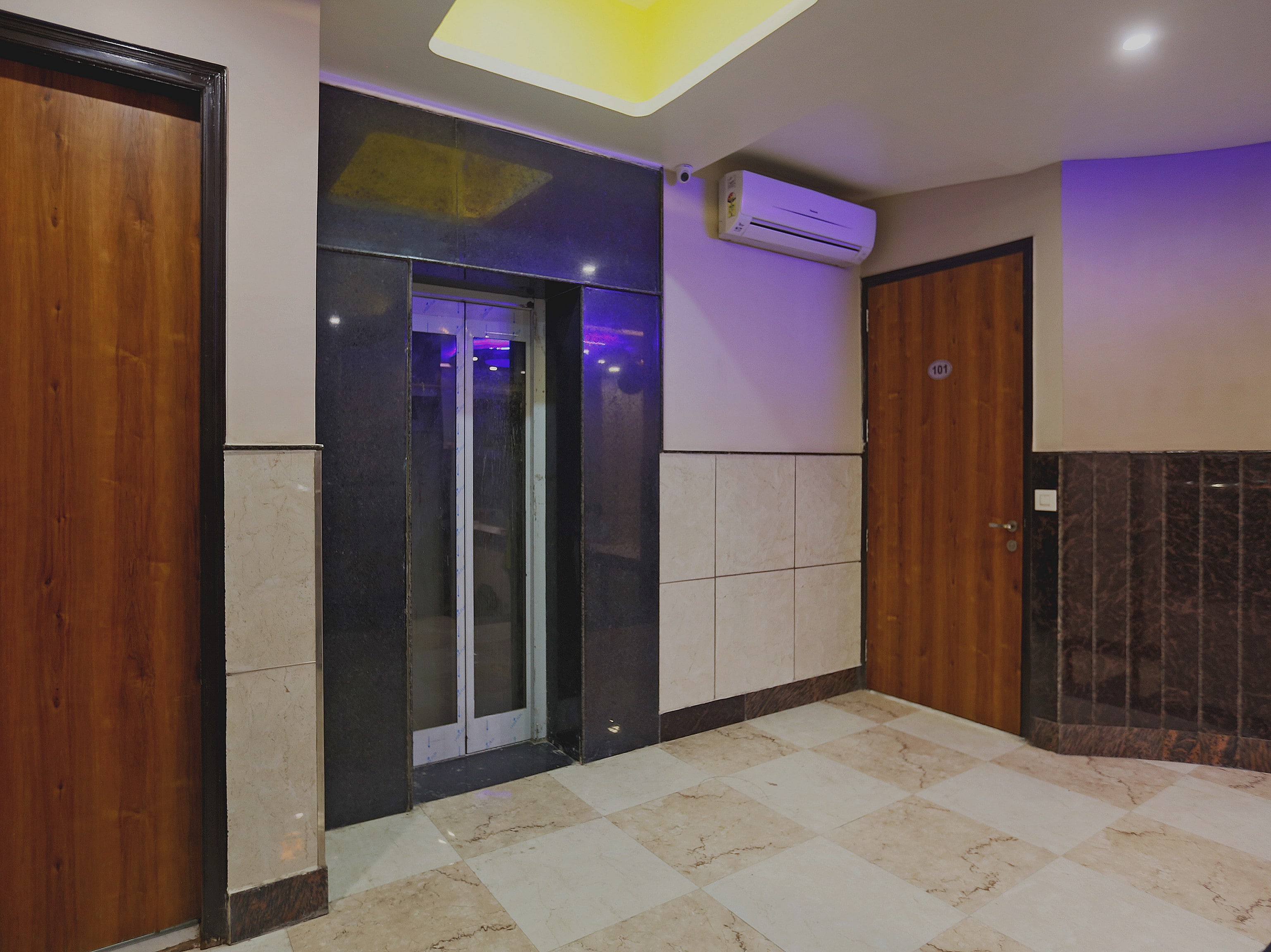 Capital O 22516 S RESIDENCY, New Delhi 5