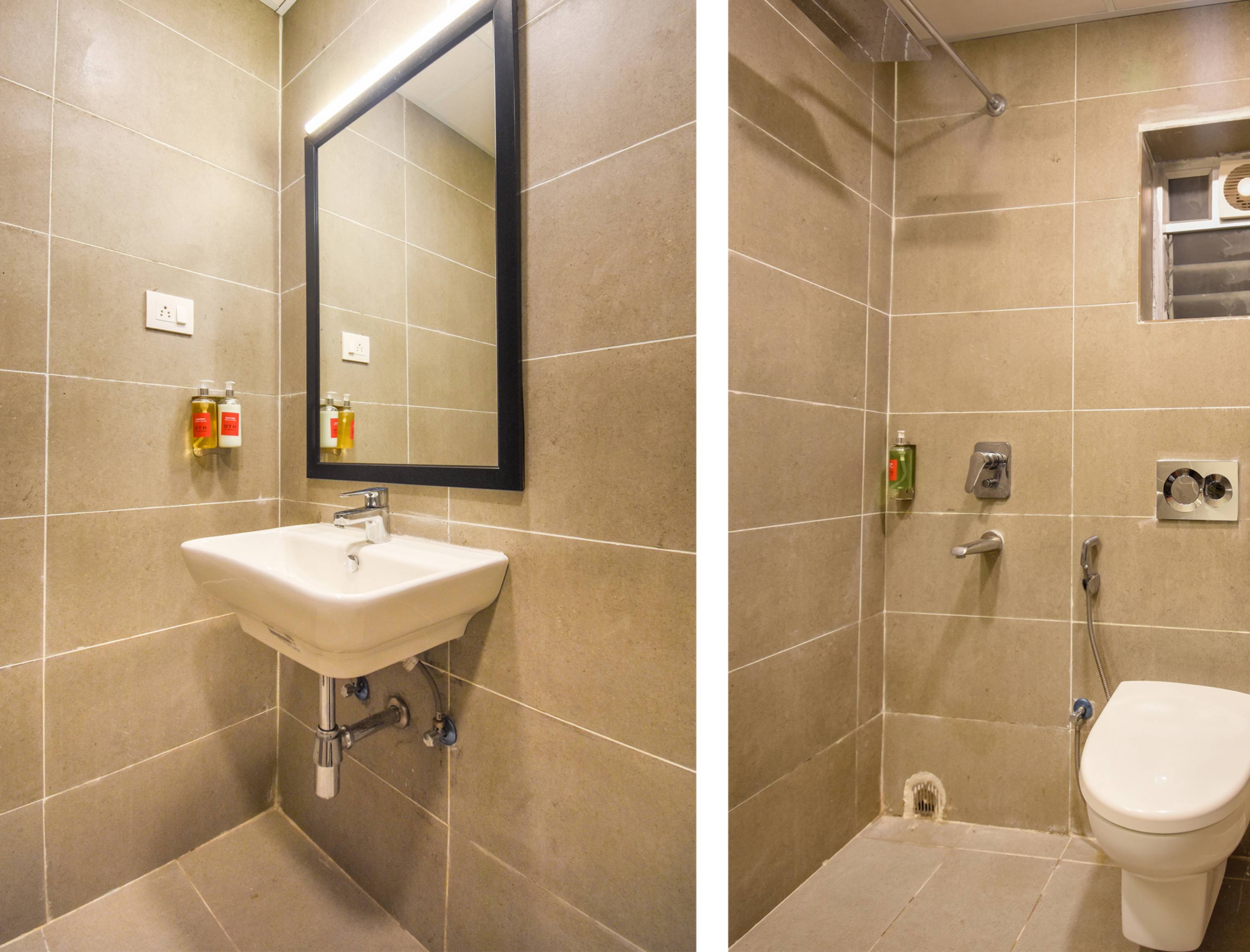 OYO Townhouse 444 Heera Holiday Inn, Kolkata 5