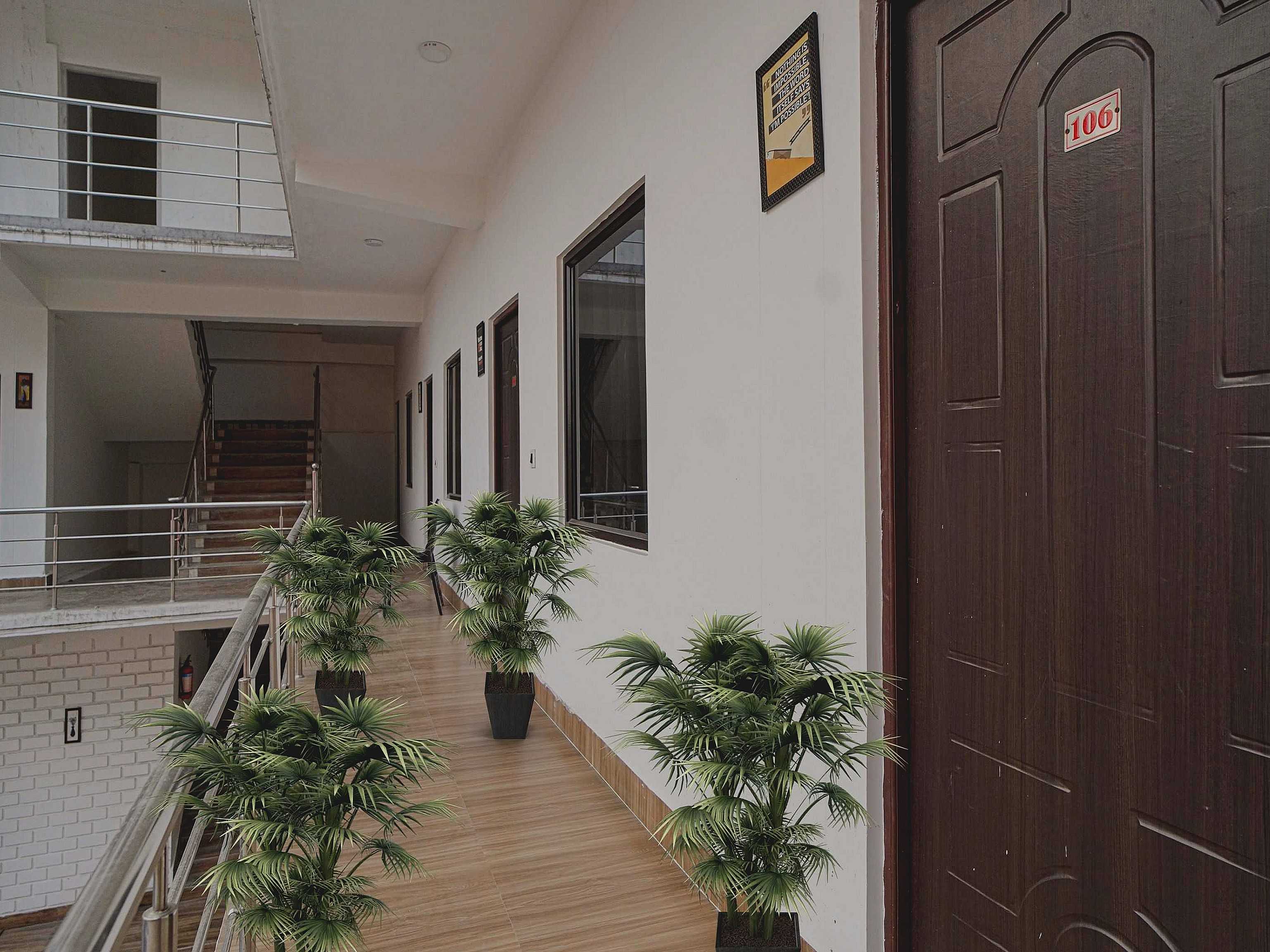 Collection O 87244 Road Inn, Siliguri 5