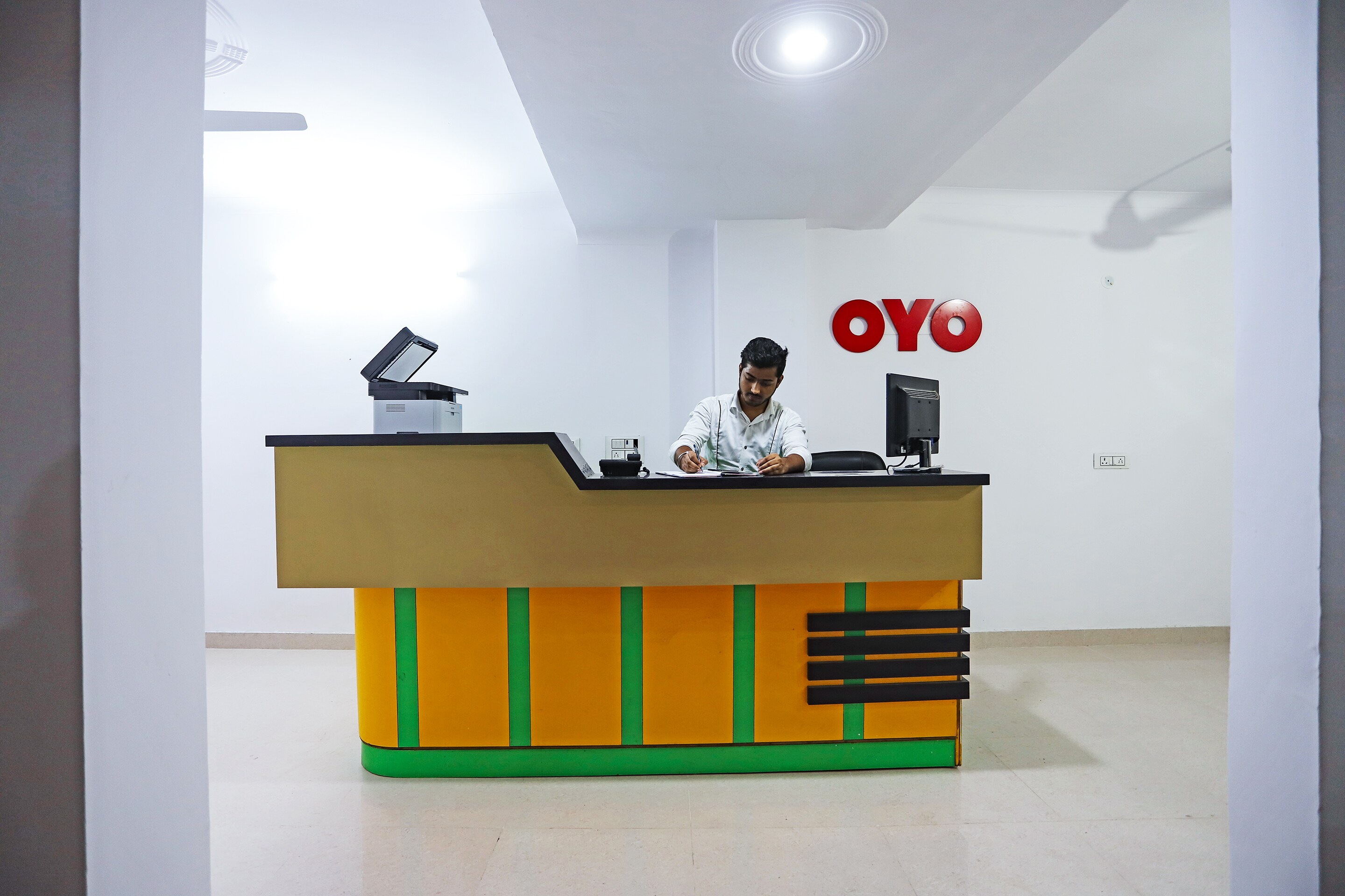 OYO Flagship 48359 Lal Residency, New Delhi 5