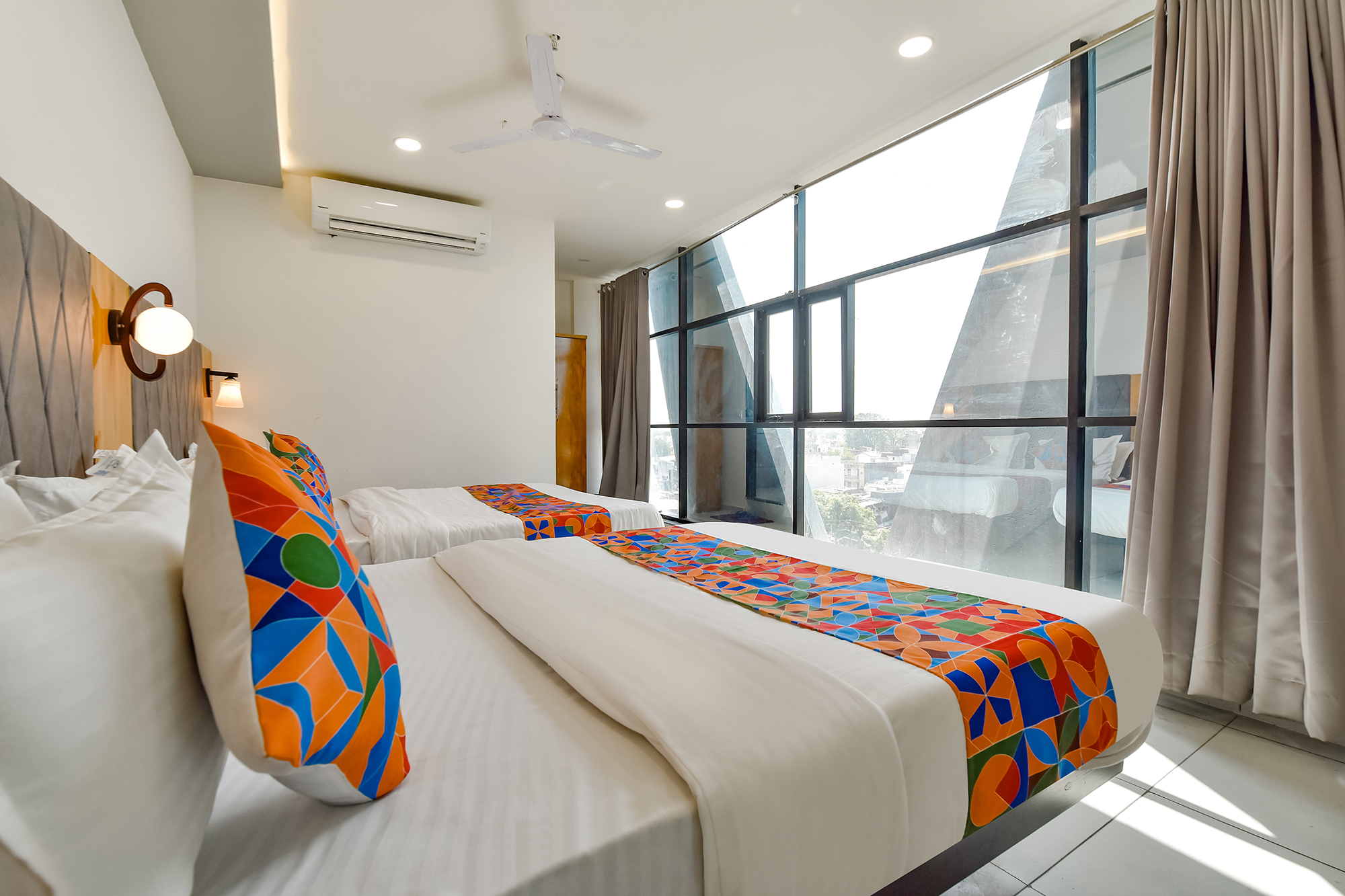 FabHotel Royal City, Vadodara 5