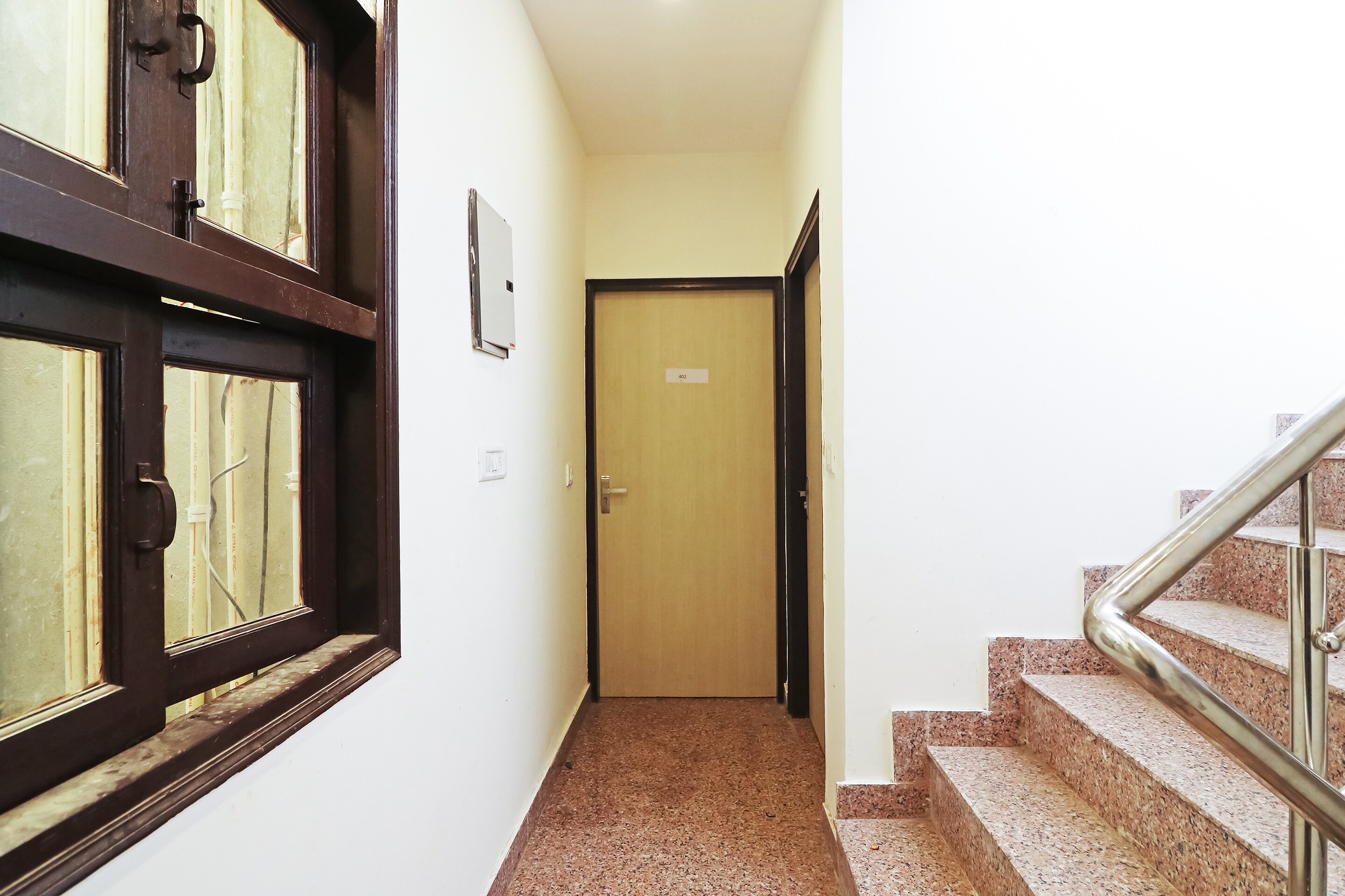 OYO 42622 Admiral Suites, New Delhi 3