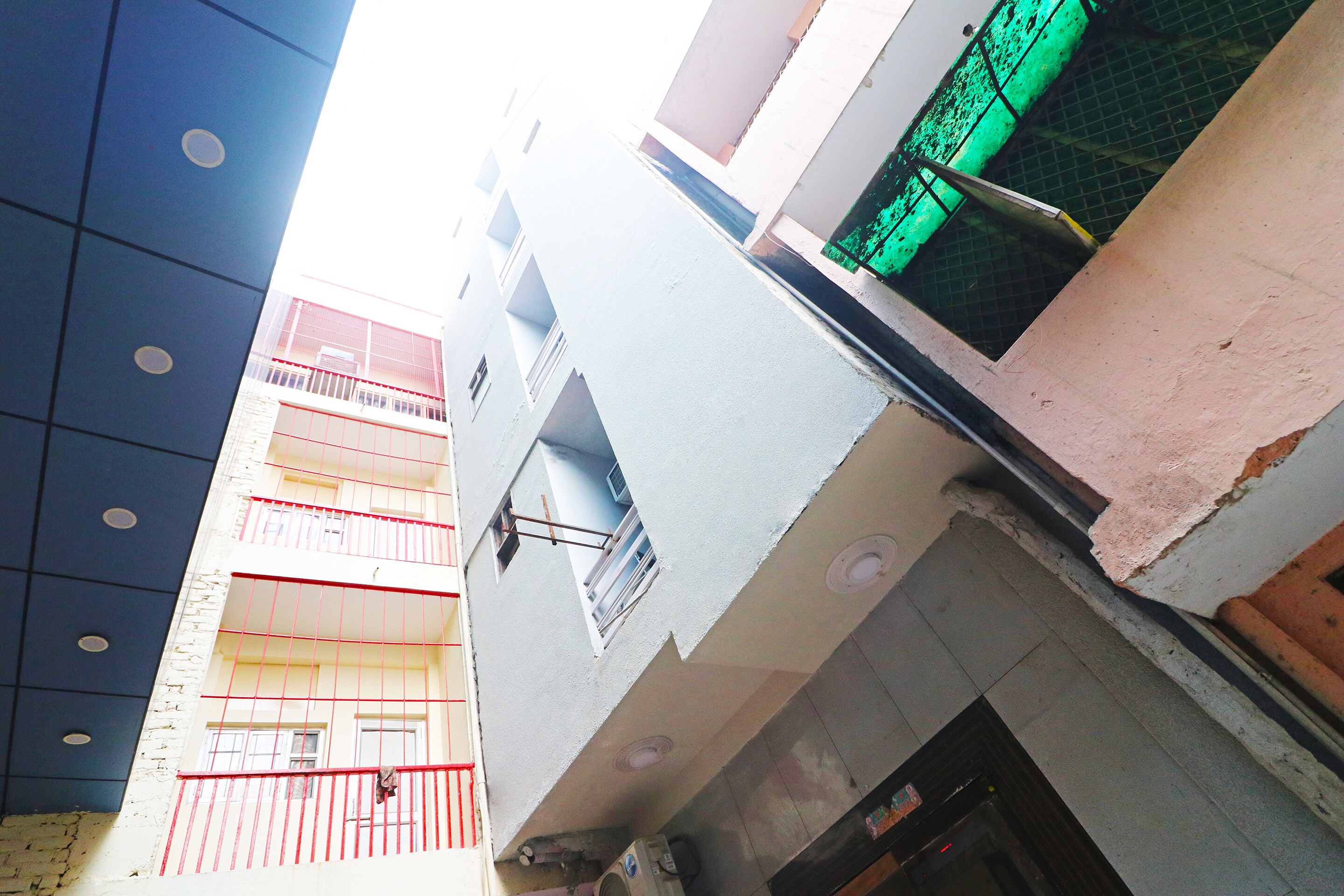 OYO 42622 Admiral Suites, New Delhi 4