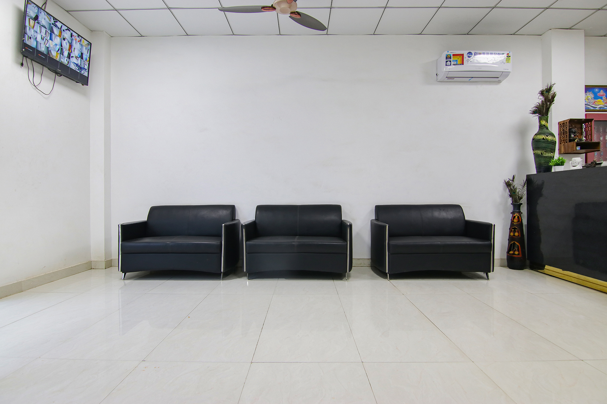 FabHotel Grand City, New Delhi 3