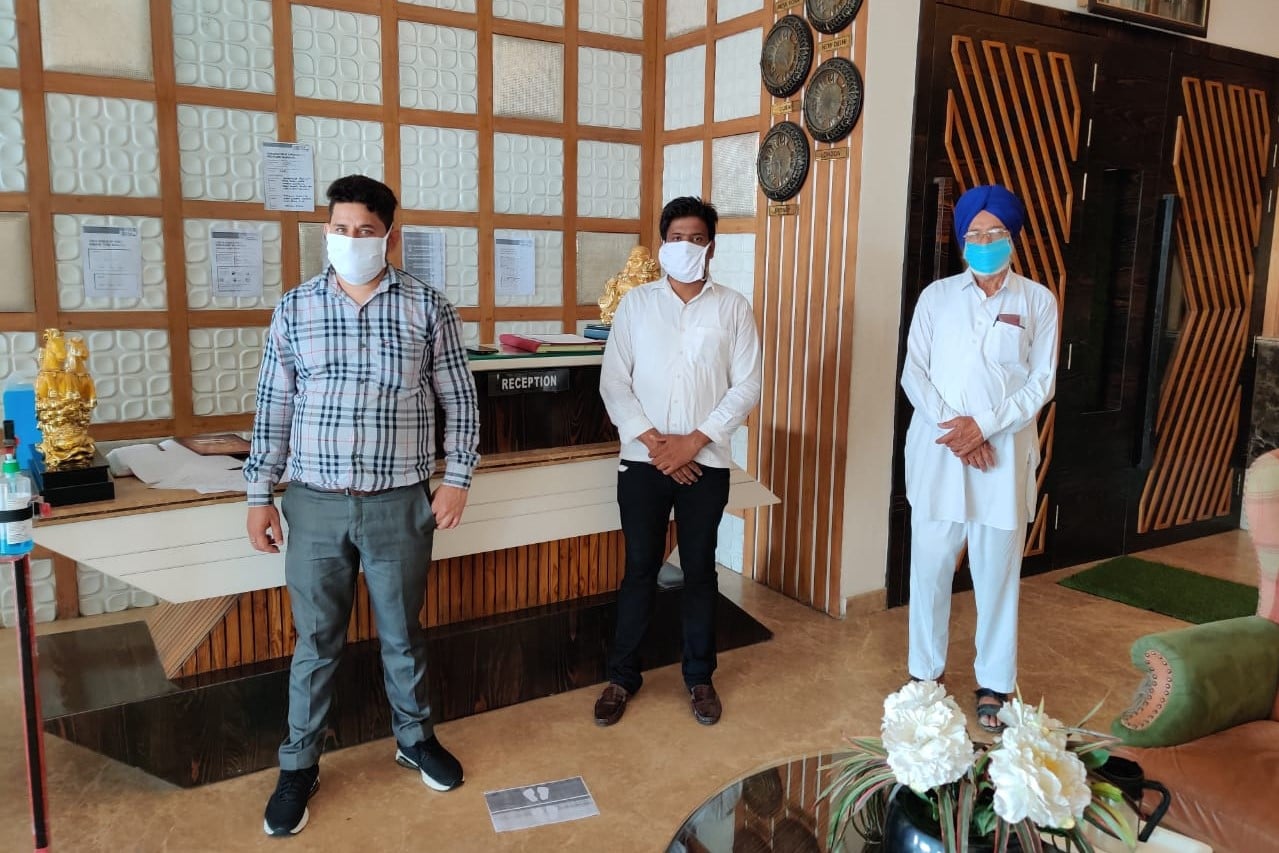 Capital O 38688 Royal Shelaton, Amritsar 4