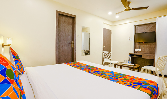 FabExpress Baramati Stays, Mumbai 5