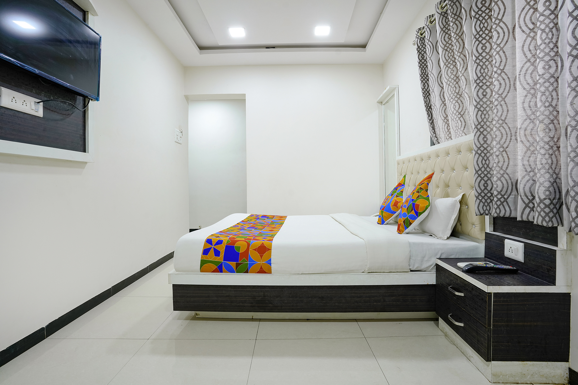 FabExpress Rajmahal, Shirdi 5