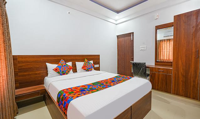 FabHotel Whitefield Suites, Shirdi 3