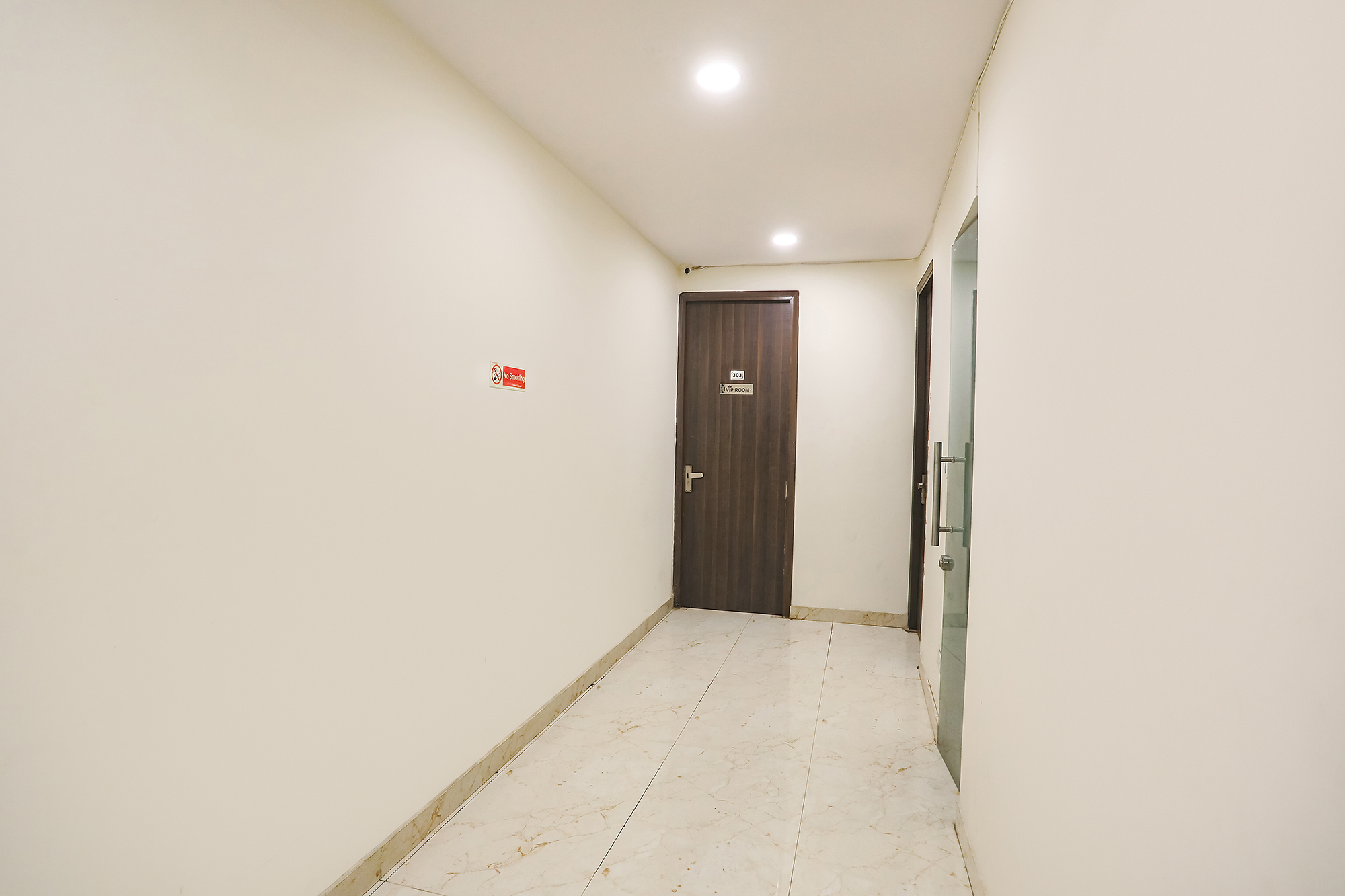 FabHotel Royal Galaxy I, New Delhi 4