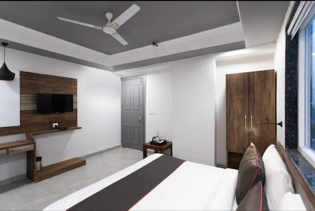 Chhavi Premium Hotels, Noida 5