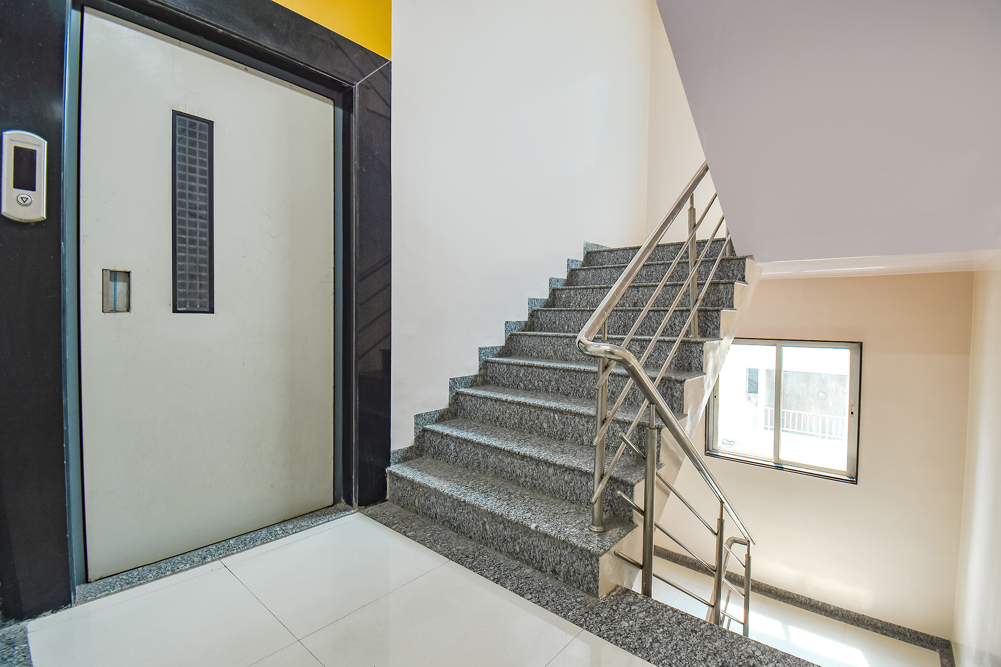 FabHotel Skylight Studio Rooms, Pune 2