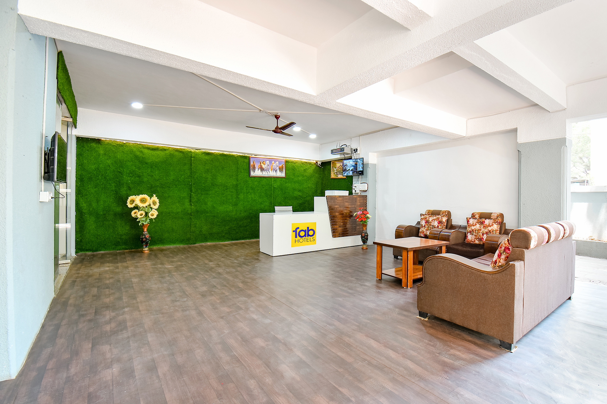 FabHotel Skylight Studio Rooms, Pune 4