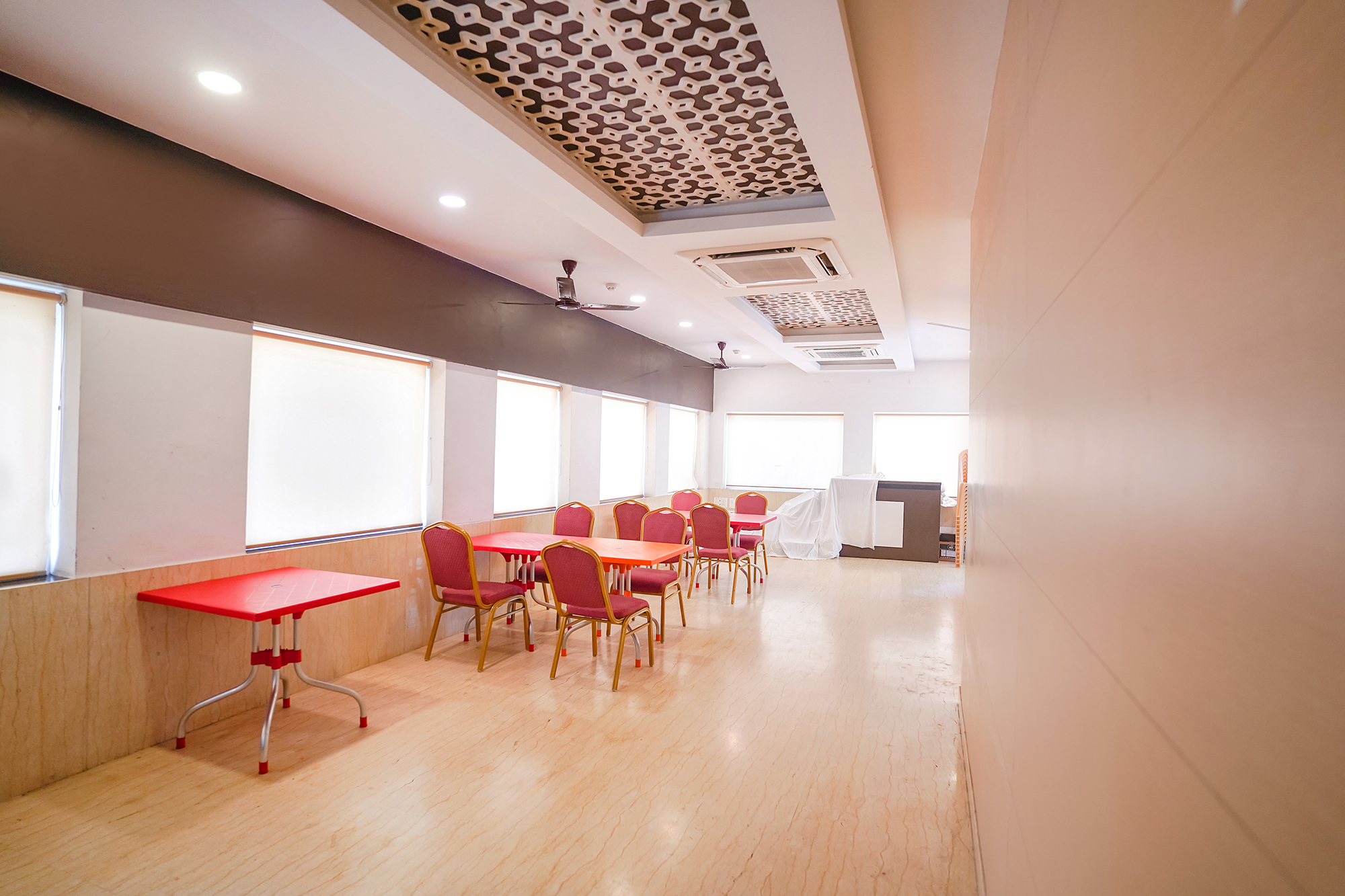 FabHotel Majestic Inn, Chennai 3