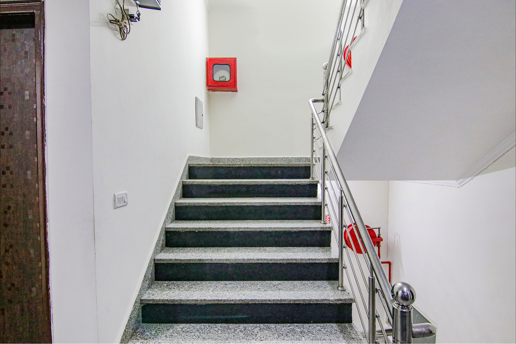FabHotel Airport Avalon, New Delhi 2