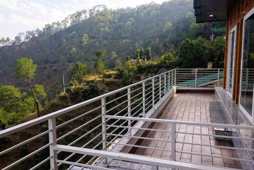 Eden Resort, Lansdowne