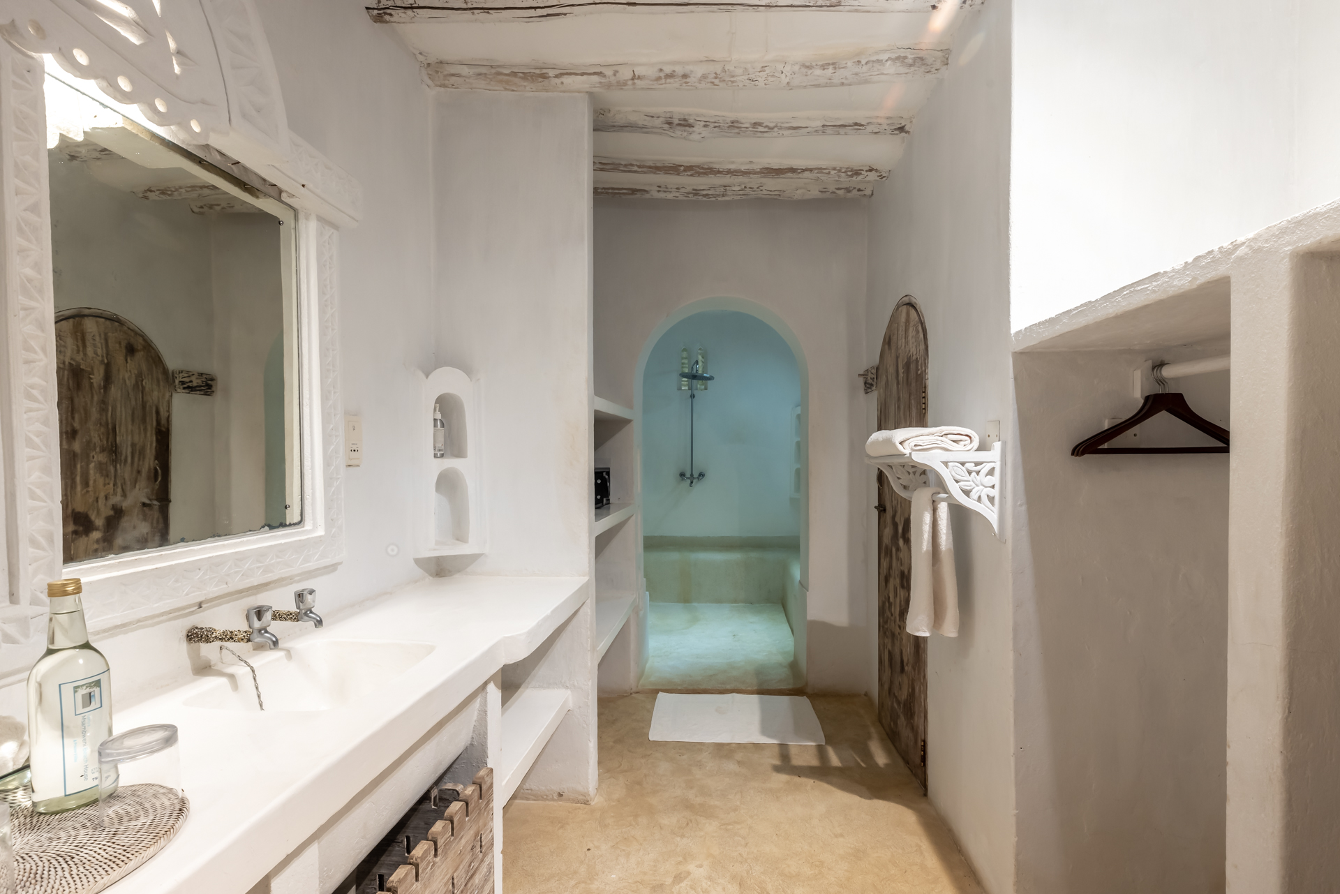 One Bedroom Private Villa with Beach View - 1