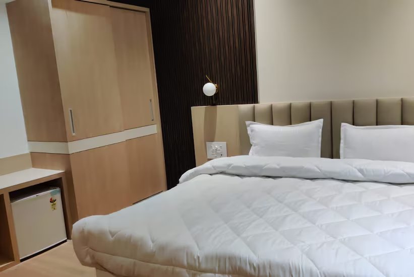 Familia Hotel, Lucknow 4