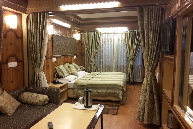 Hotel Maharaja, Nainital 2