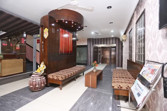 Hotel Grand Peepal, New Delhi 1