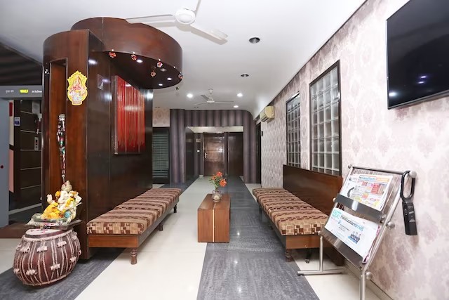 Hotel Grand Peepal, New Delhi 2