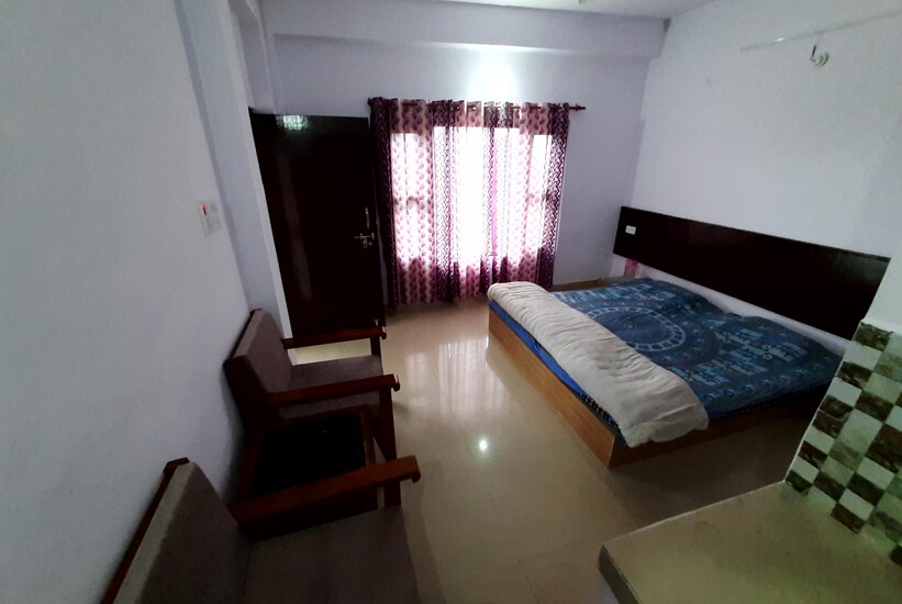 Janardan Studio Hotel, Kausani 3