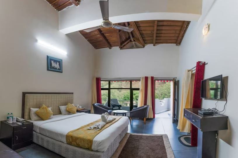 Vaapi Comfort Inn, Naukuchiatal 4