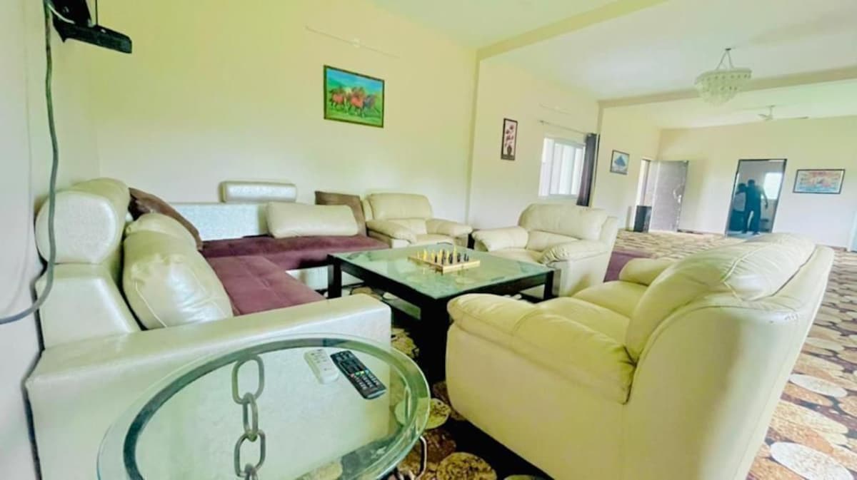 Luxury Private Farmhouse, Gurgaon 5