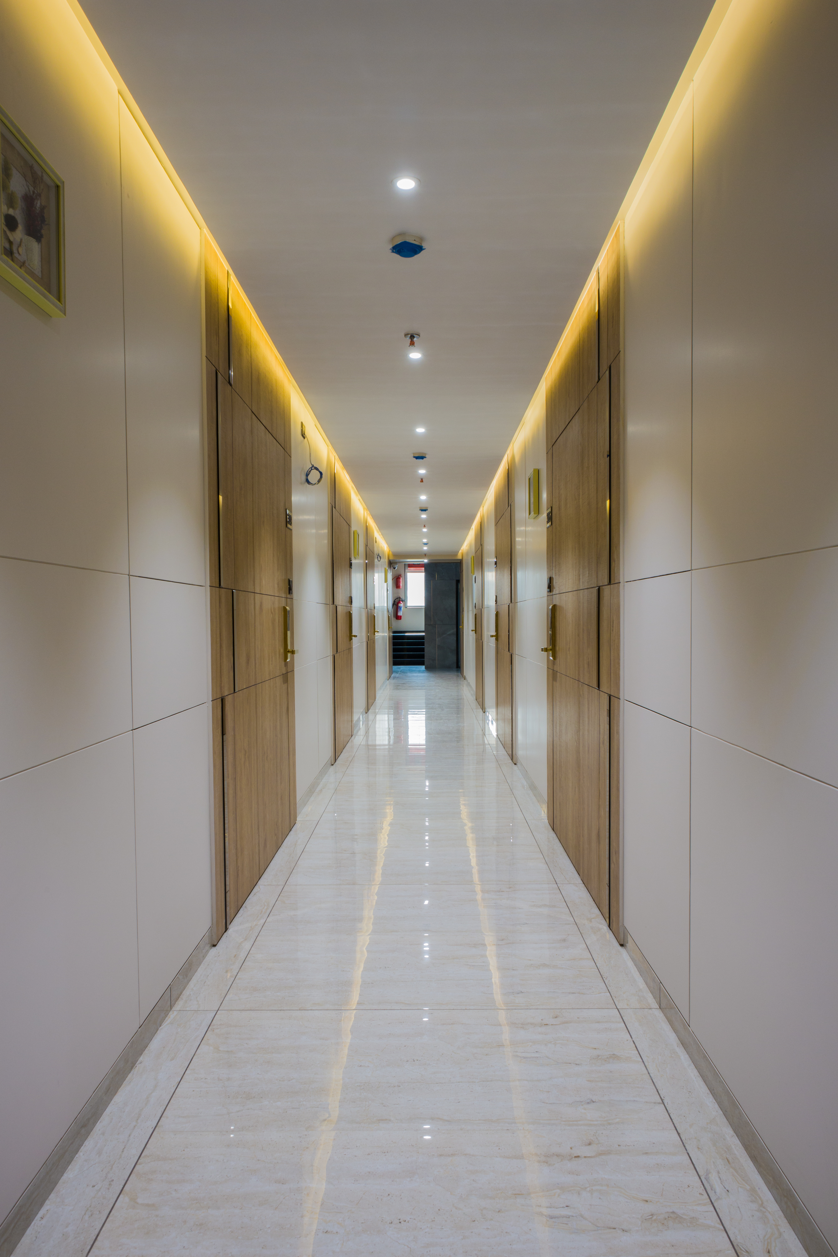 Hotel Gnine Surat, Surat 3