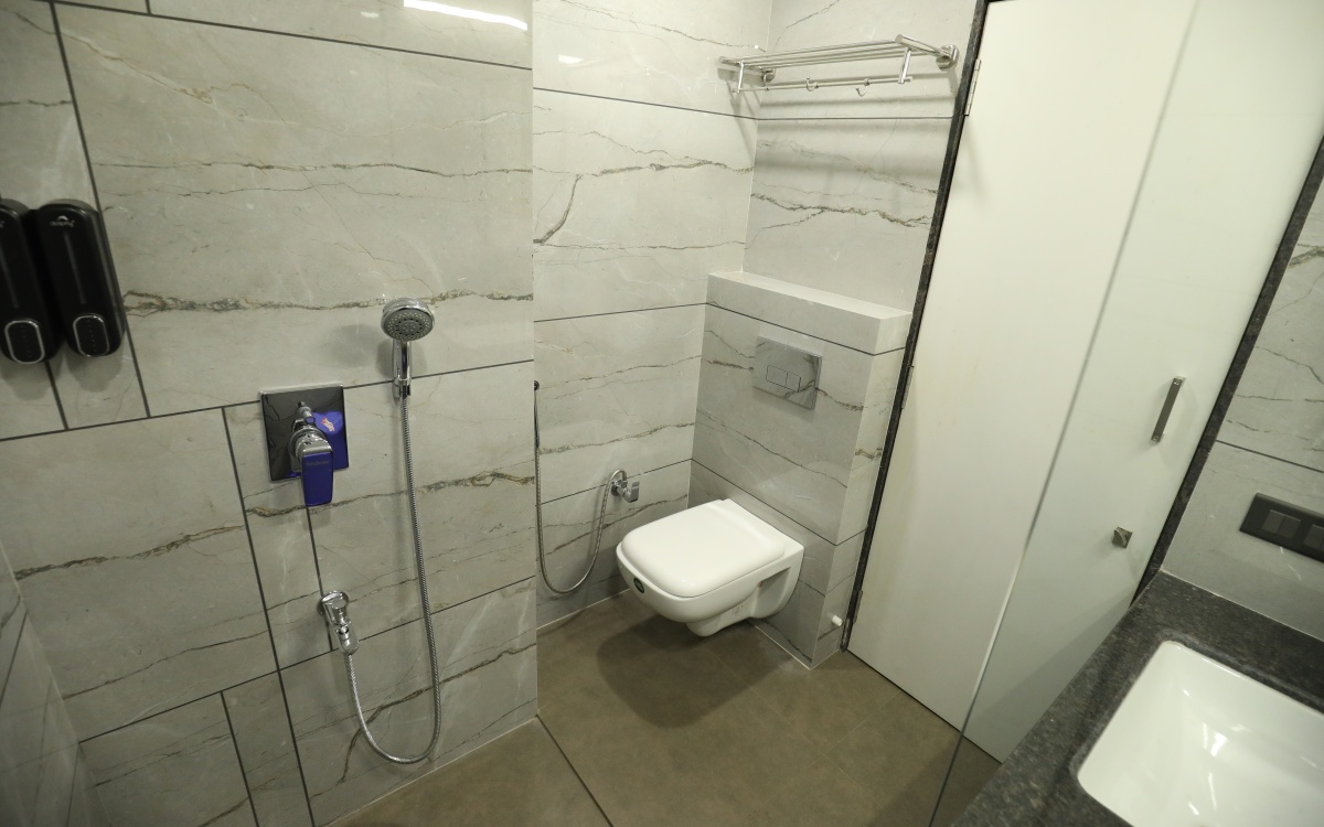 Hotel Gnine Surat, Surat 5