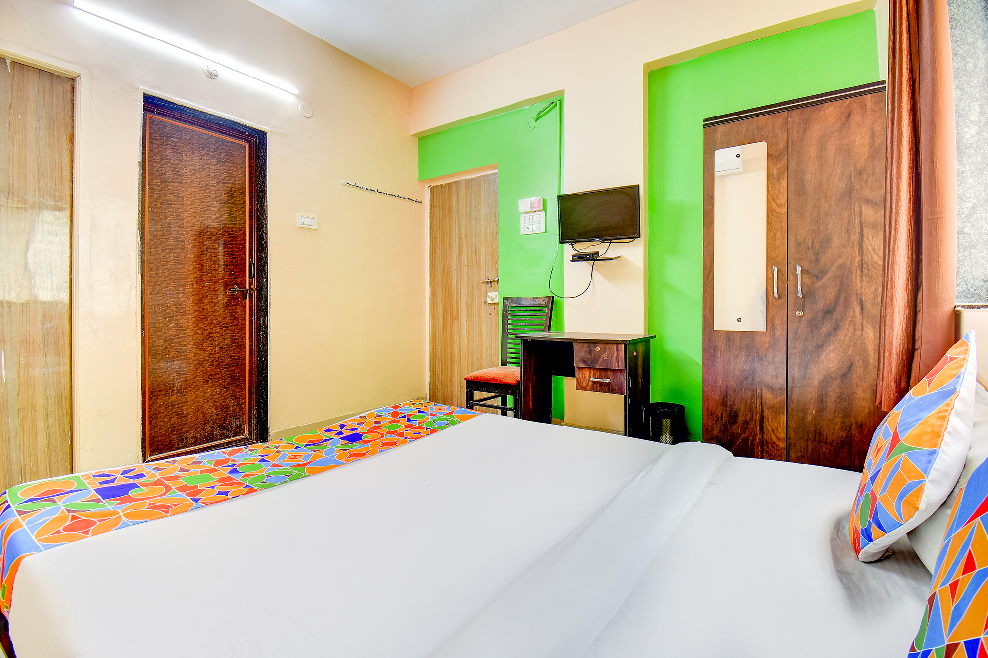 FabHotel Laxmi Chowk, Pune 2