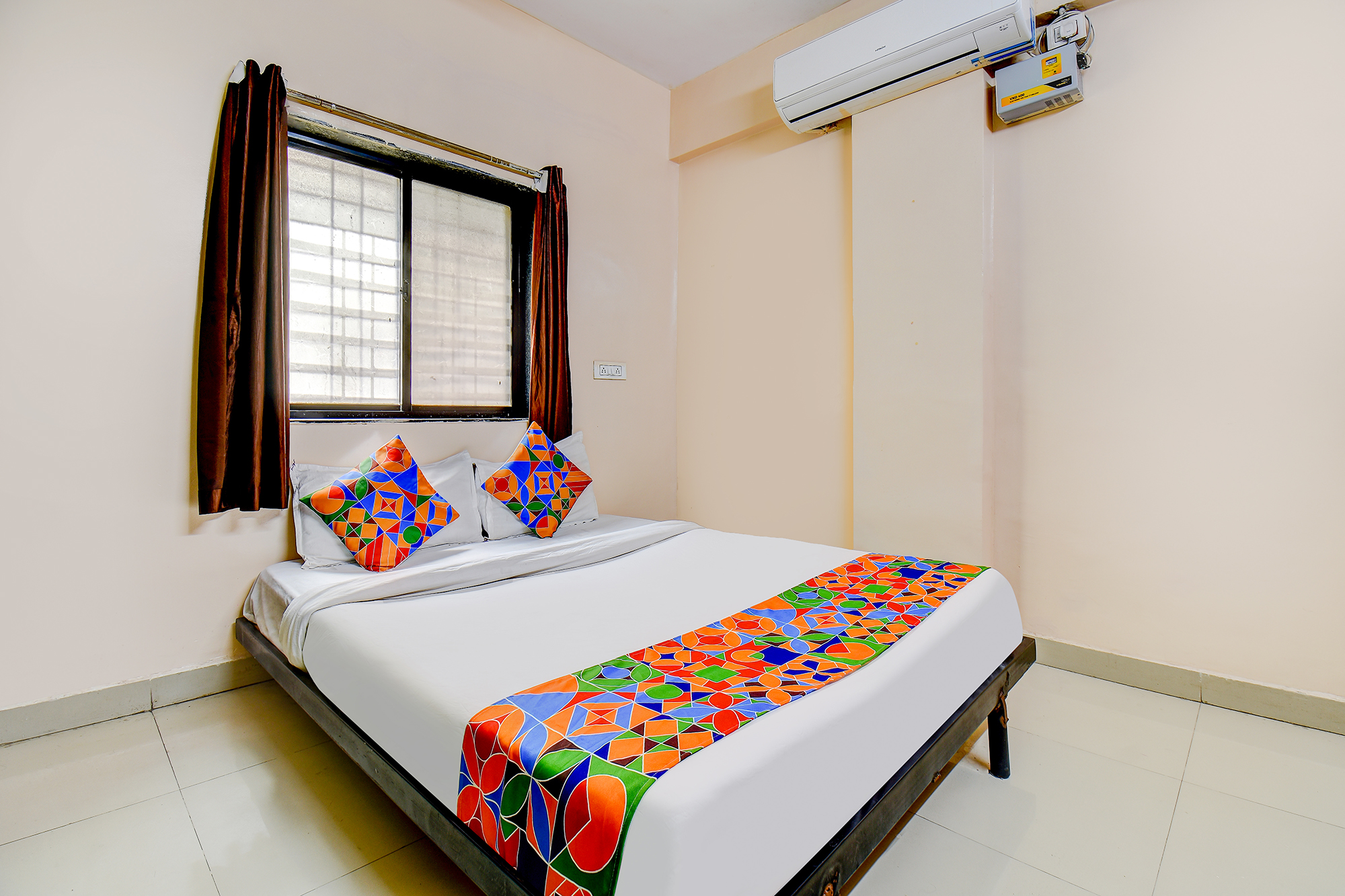 FabHotel Laxmi Chowk, Pune 5