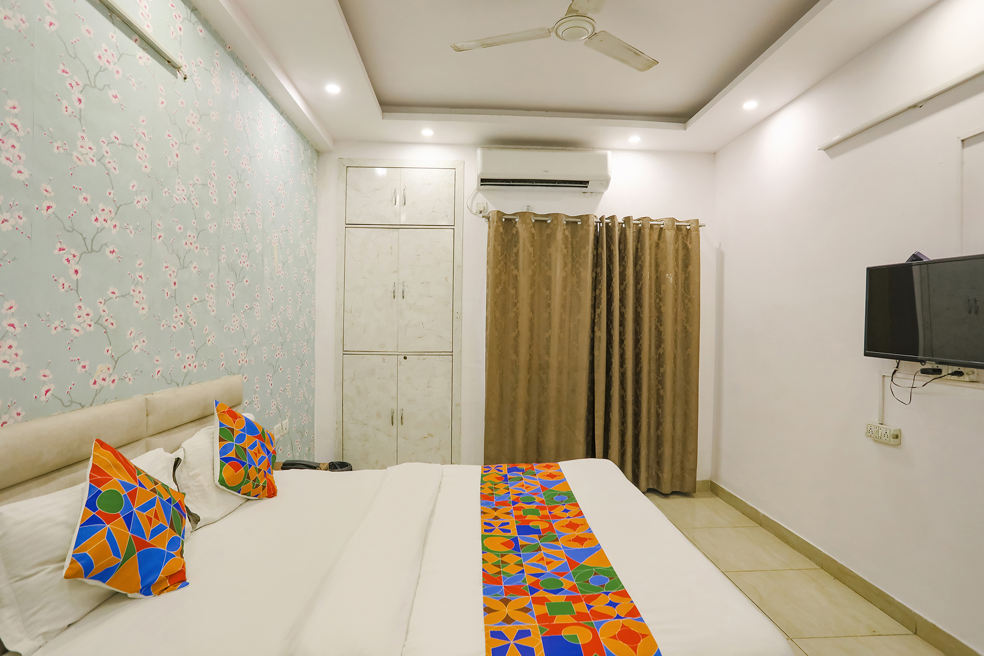 FabExpress Essendi Hospitalities, Noida 4