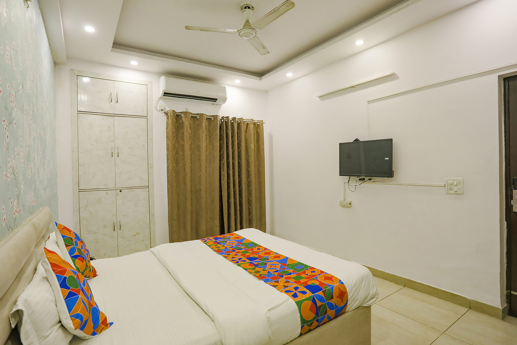 FabExpress Essendi Hospitalities, Noida 5