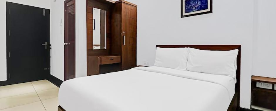 FabHotel PGS Inn, Kochi