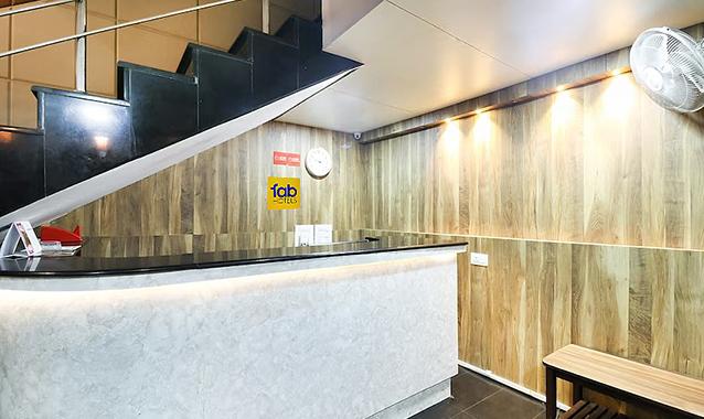 FabHotel Central Queens Residency, Ernakulam 4