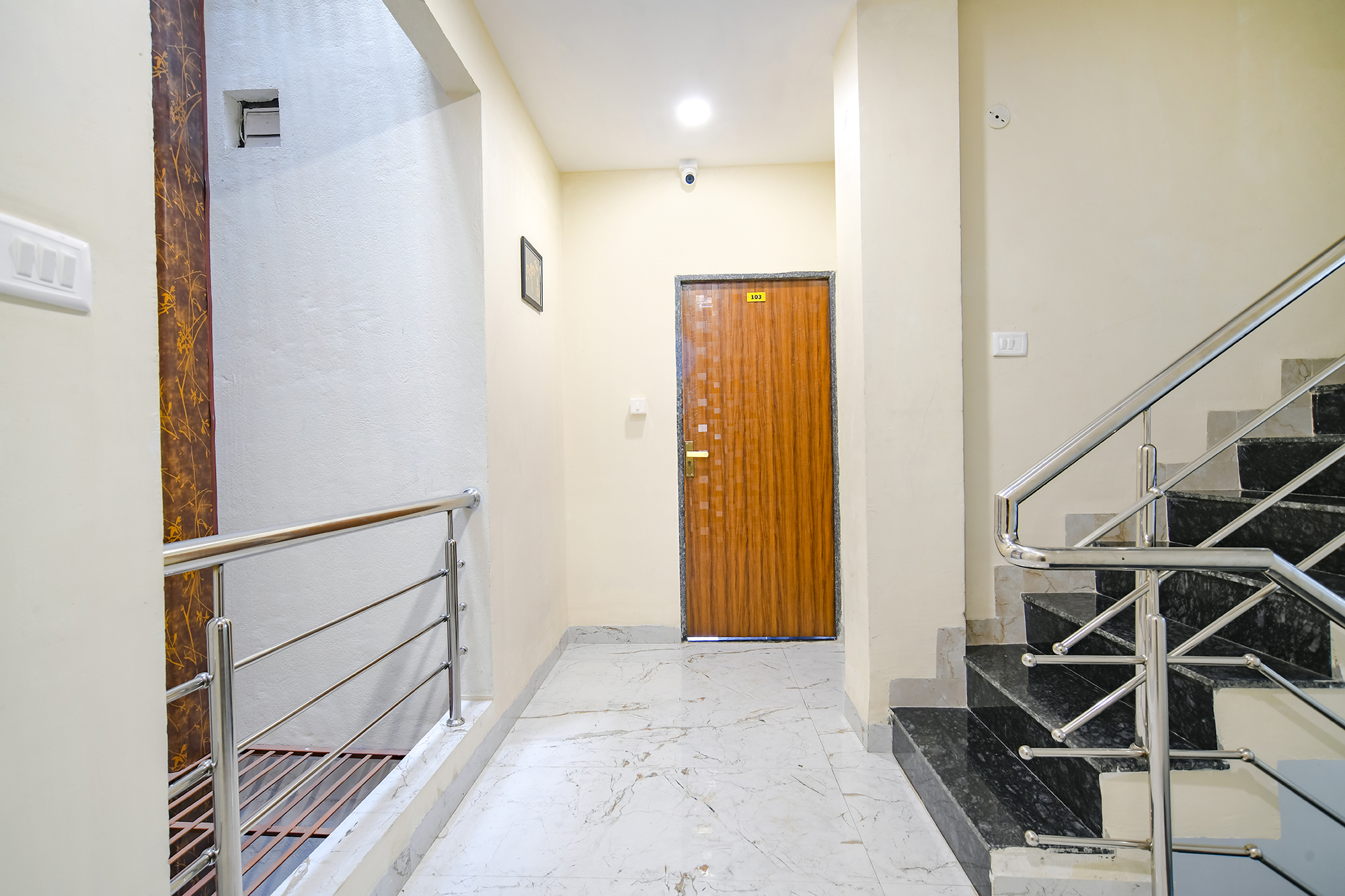 FabHotel Atharv, Indore 4