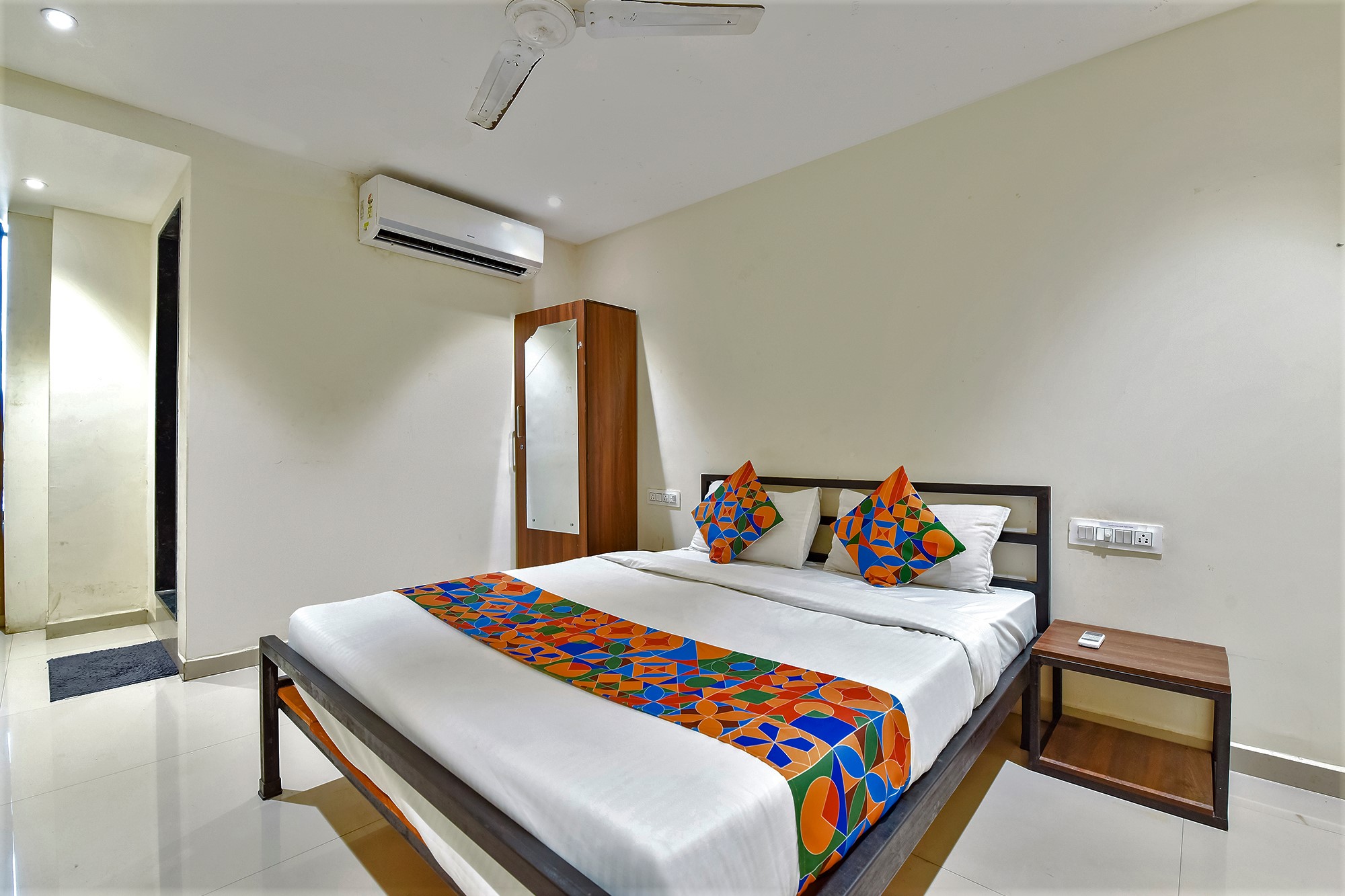 FabExpress Happy Rooms, Surat 3