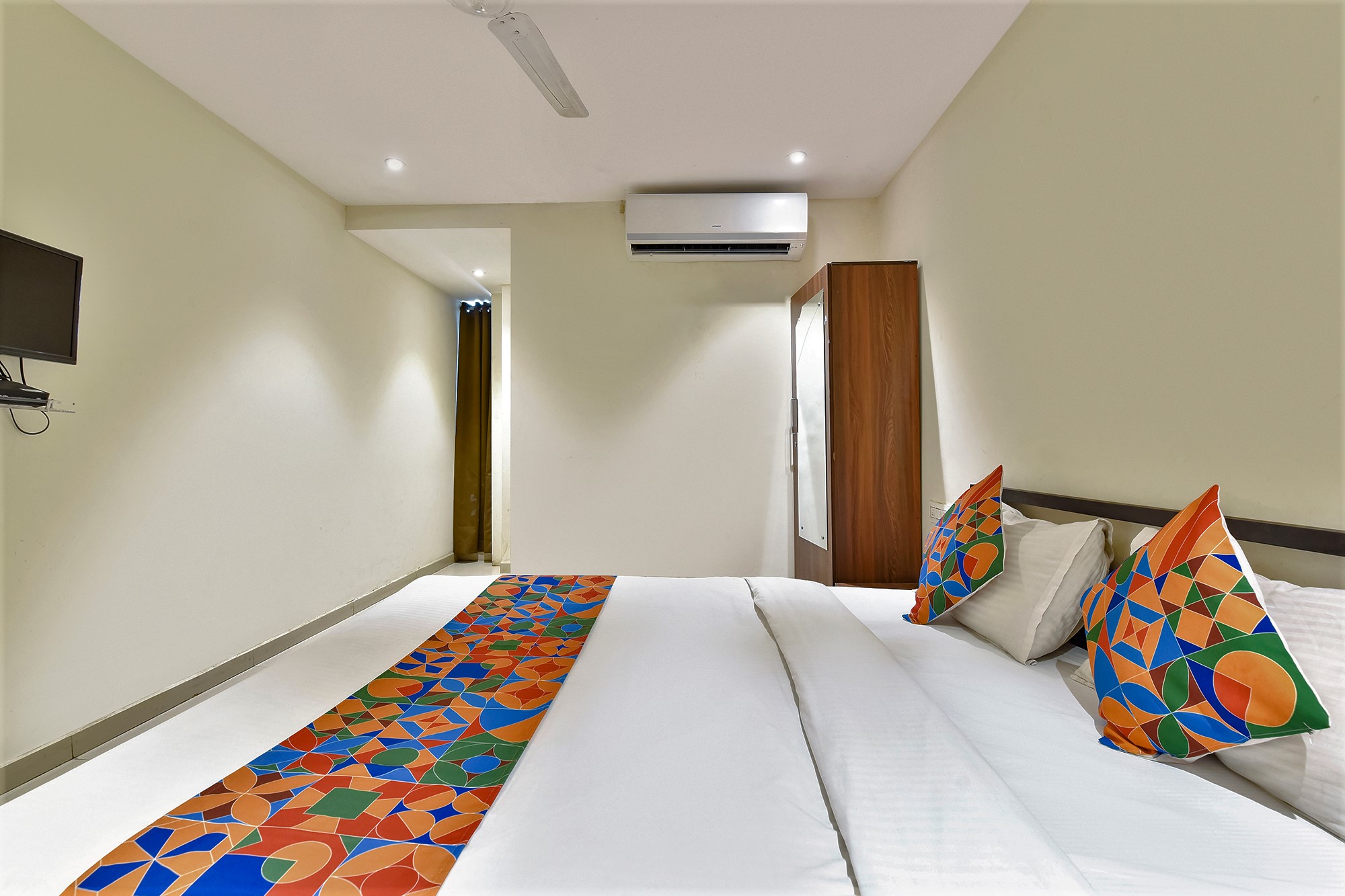 FabExpress Happy Rooms, Surat 5