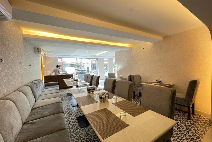 Hotel Santoor, Varanasi 3