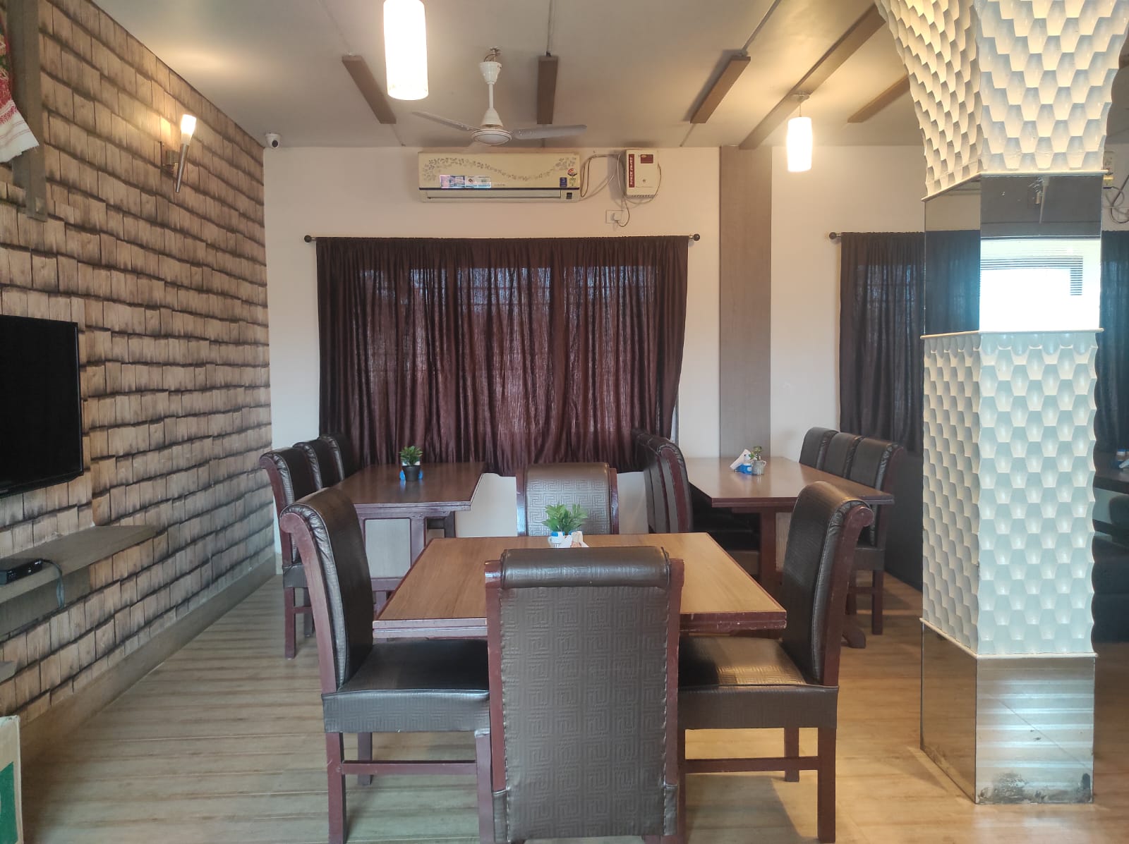 Hotel Holiday Palace, Sivasagar 2