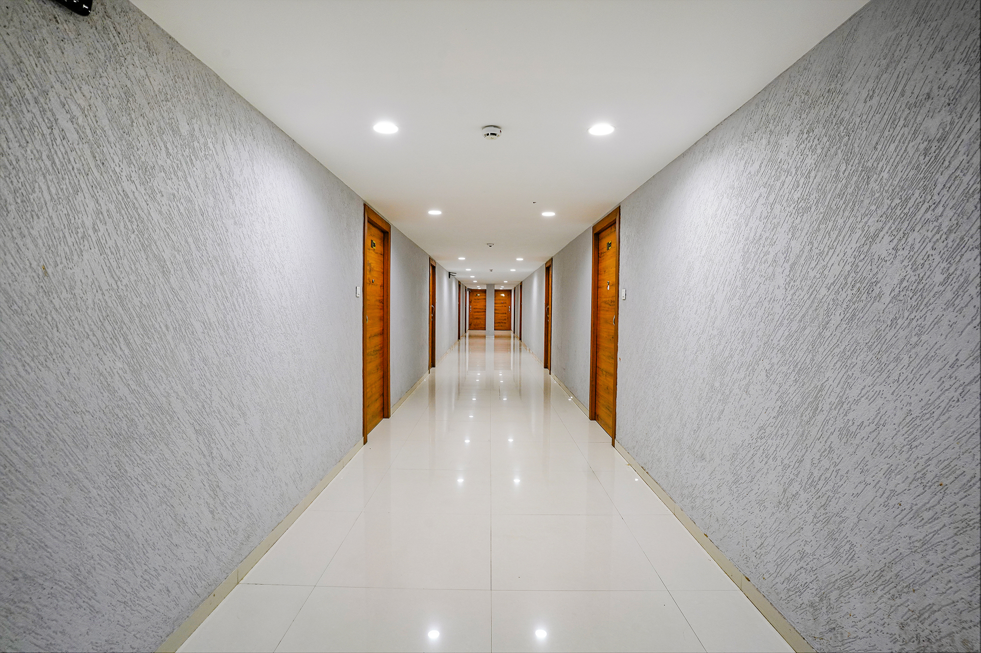 FabHotel La Victoria, Surat