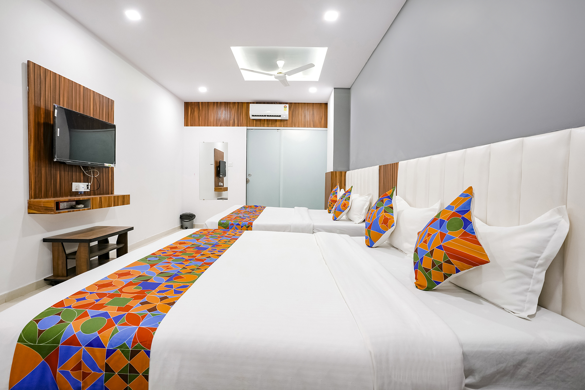 FabHotel Magnus, Surat 4